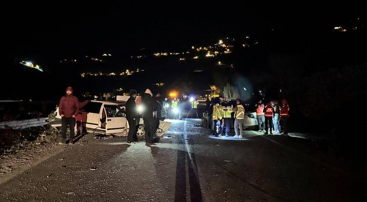 Rize'de zincirleme trafik kazası 2 ölü, 9 yaralı 20