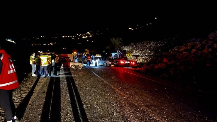 Rize'de zincirleme trafik kazası 2 ölü, 9 yaralı 8