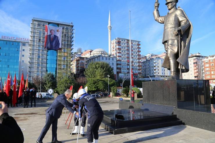 Atatürk, Rize'de törenle anıldı 2