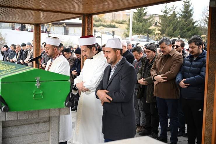 101 Yaşıma Girdim Ama Ölmek İstemiyorum. Ölümden Korkuyorum Gardaş diyen Aliye Göker nine 102 yaşında hayatını kaybetti 5