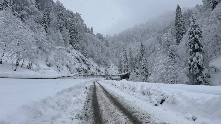 Ayder Yaylası'nda kar kalınlığı 1 metreyi buldu 5