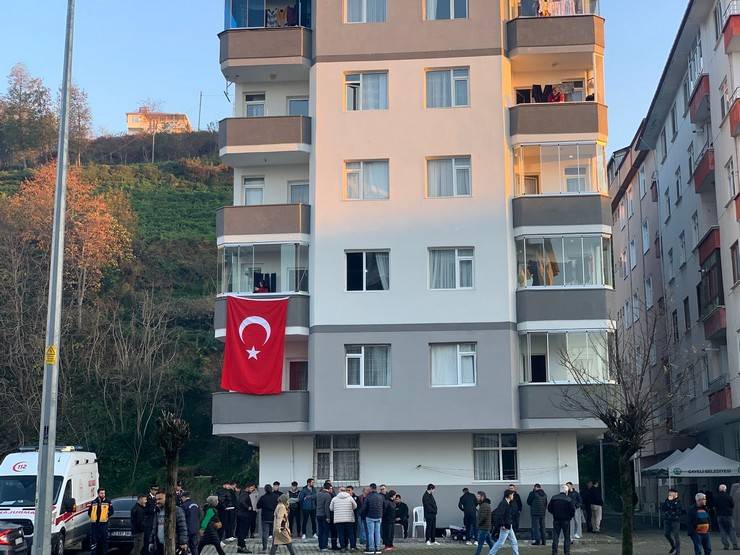 Doğum gününden bir gün sonra şehit olan Rizeli şehidin ailesine acı haber verildi 11