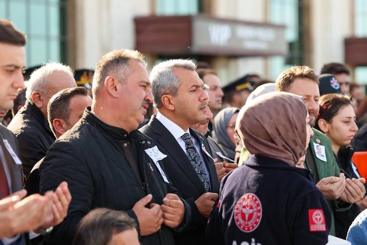 Şehit Teğmen Ceyhun Kalyoncu için Rize-Artvin Havalimanı’nda tören düzenlendi 4