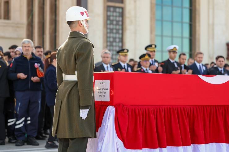 Şehit Teğmen Ceyhun Kalyoncu için Rize-Artvin Havalimanı’nda tören düzenlendi 6