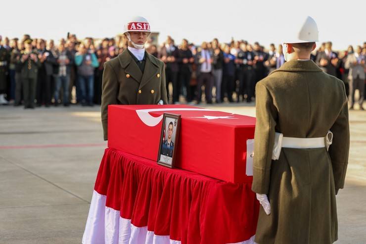 Şehit Teğmen Ceyhun Kalyoncu için Rize-Artvin Havalimanı’nda tören düzenlendi 8