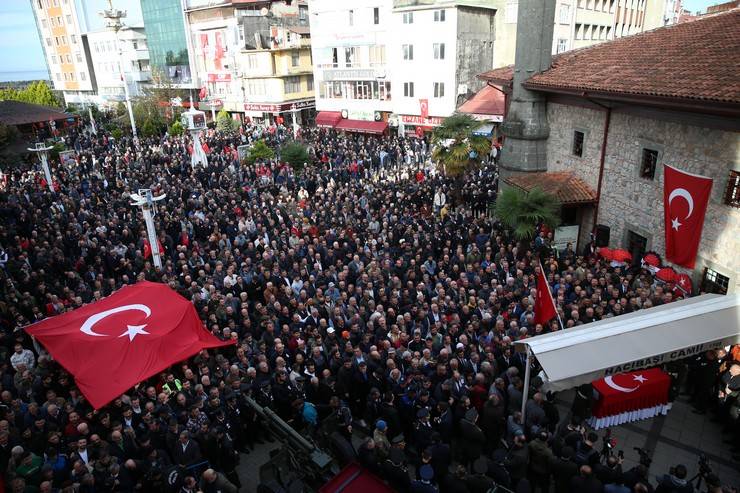 Şehit Teğmen Ceyhun Kalyoncu Rize'de son yolculuğuna uğurlandı 1