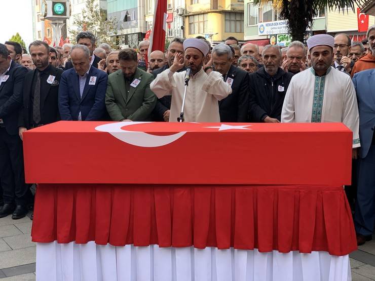 Şehit Teğmen Ceyhun Kalyoncu Rize'de son yolculuğuna uğurlandı 13