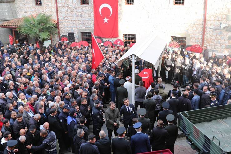 Şehit Teğmen Ceyhun Kalyoncu Rize'de son yolculuğuna uğurlandı 14