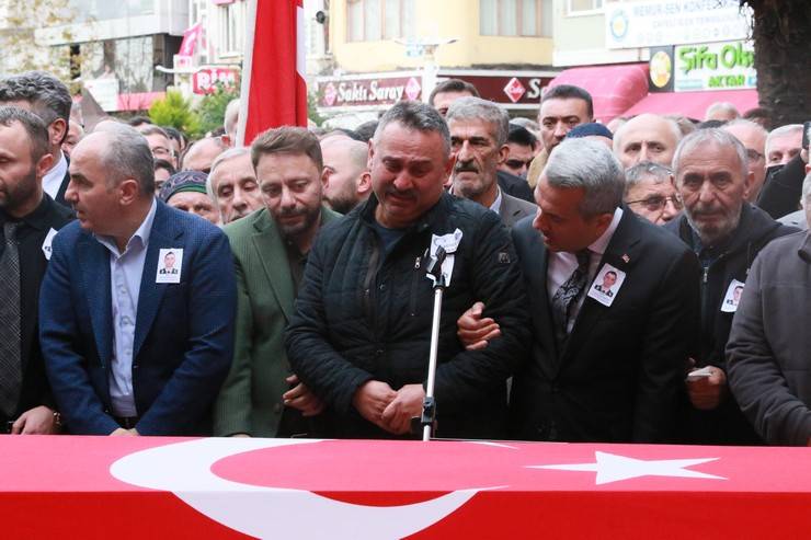 Şehit Teğmen Ceyhun Kalyoncu Rize'de son yolculuğuna uğurlandı 15