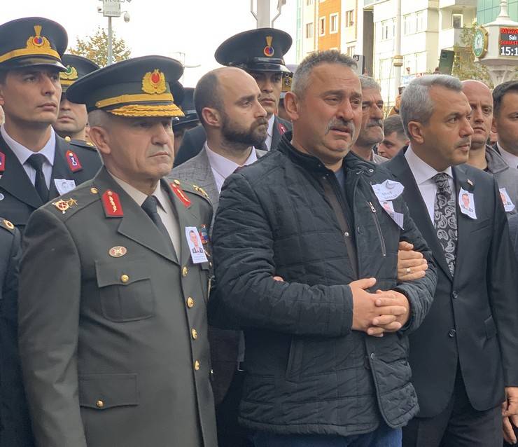 Şehit Teğmen Ceyhun Kalyoncu Rize'de son yolculuğuna uğurlandı 19