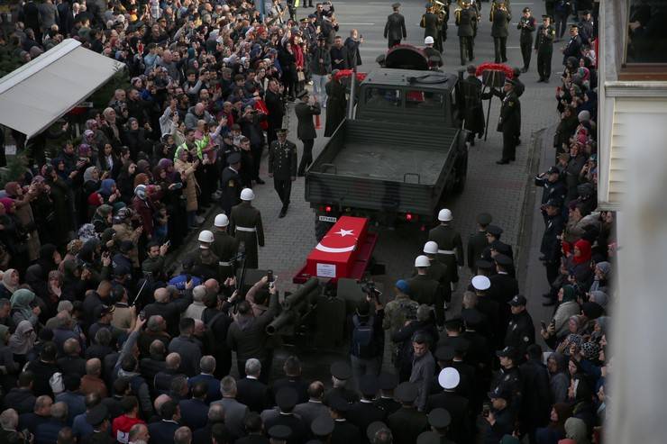 Şehit Teğmen Ceyhun Kalyoncu Rize'de son yolculuğuna uğurlandı 6