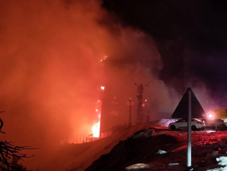 Kartalkaya’da otel yangını 4