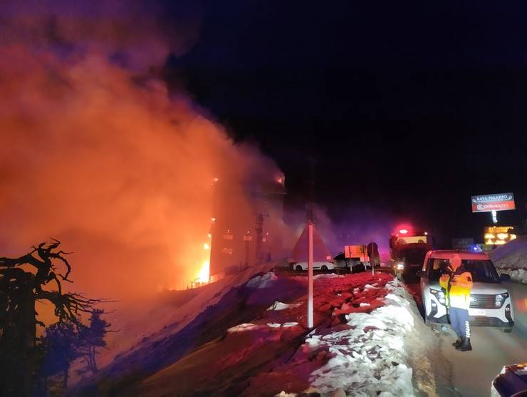 Kartalkaya’da otel yangını 5