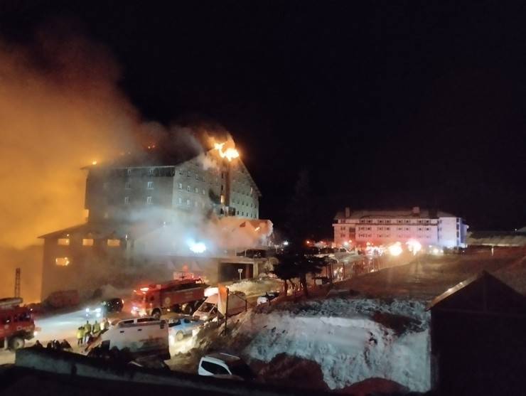 Kartalkaya’da otel yangını 8