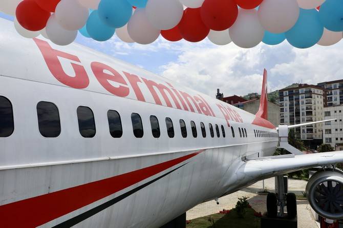 Pistten çıkan uçak pide salonu olarak hizmet vermeye başladı 26