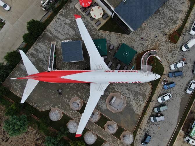 Pistten çıkan uçak pide salonu olarak hizmet vermeye başladı 7