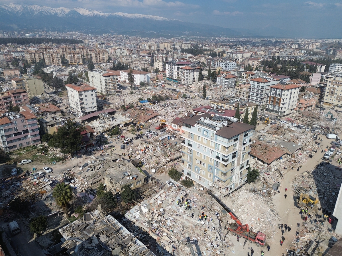 Hatay’daki korkunç yıkım havadan görüntülendi 6