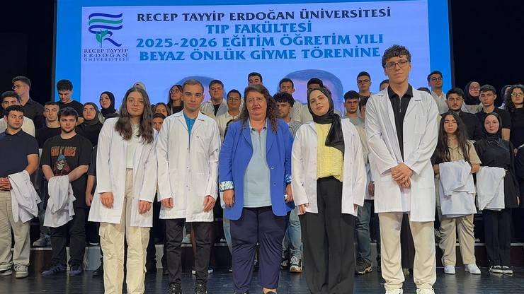 RTEÜ Tıp Fakültesi Öğrencileri Beyaz Önlük Giyme Heyecanı Yaşadı 16