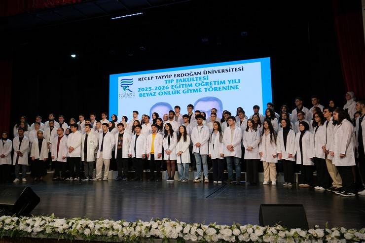 RTEÜ Tıp Fakültesi Öğrencileri Beyaz Önlük Giyme Heyecanı Yaşadı 17