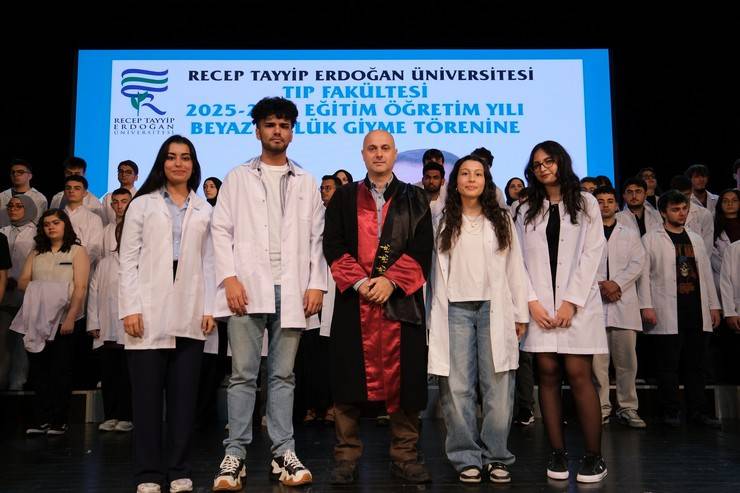 RTEÜ Tıp Fakültesi Öğrencileri Beyaz Önlük Giyme Heyecanı Yaşadı 24