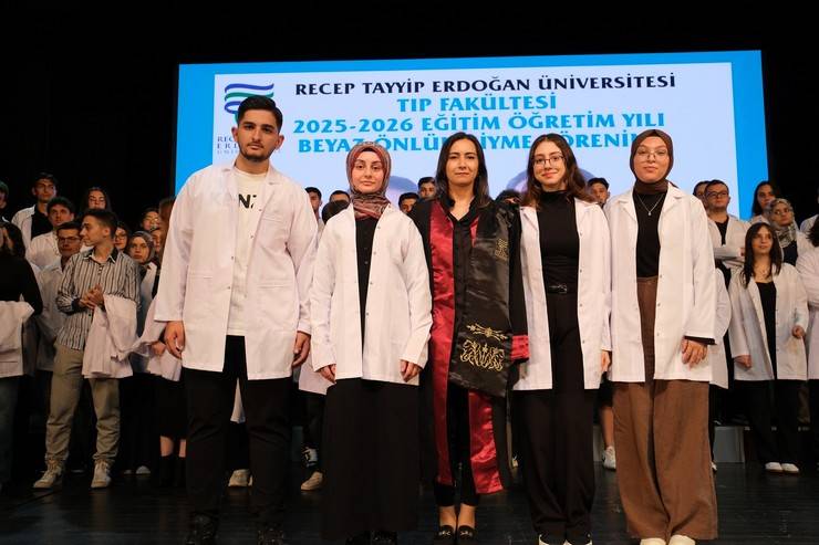 RTEÜ Tıp Fakültesi Öğrencileri Beyaz Önlük Giyme Heyecanı Yaşadı 27