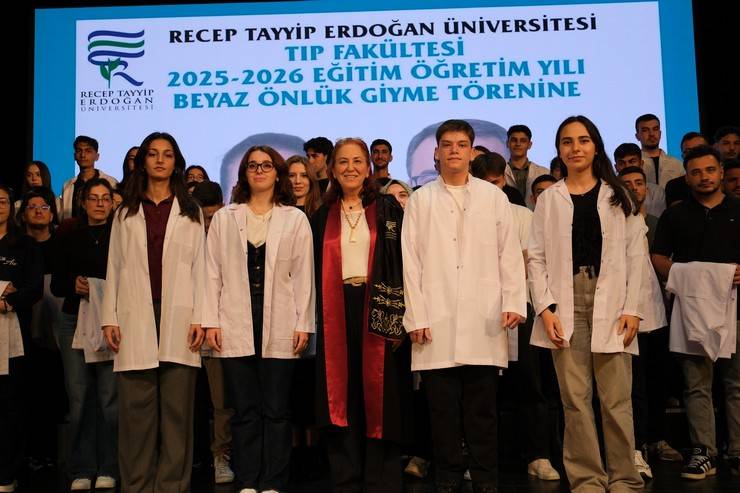 RTEÜ Tıp Fakültesi Öğrencileri Beyaz Önlük Giyme Heyecanı Yaşadı 39