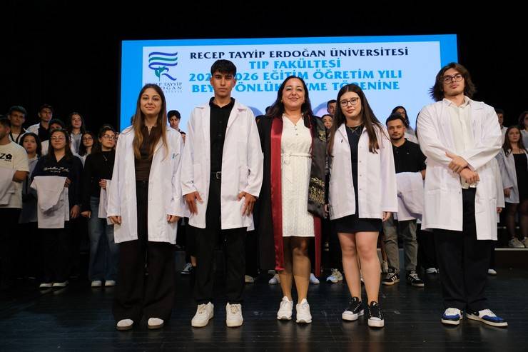 RTEÜ Tıp Fakültesi Öğrencileri Beyaz Önlük Giyme Heyecanı Yaşadı 4