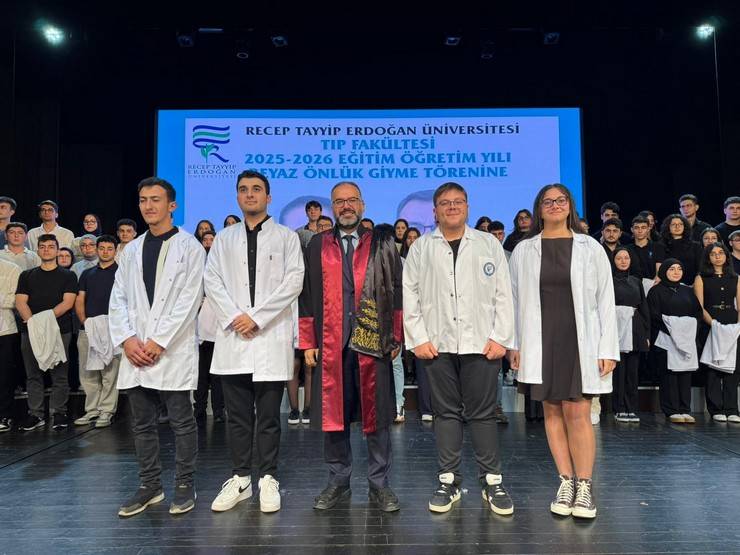 RTEÜ Tıp Fakültesi Öğrencileri Beyaz Önlük Giyme Heyecanı Yaşadı 40