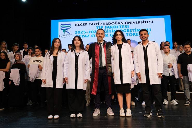 RTEÜ Tıp Fakültesi Öğrencileri Beyaz Önlük Giyme Heyecanı Yaşadı 43