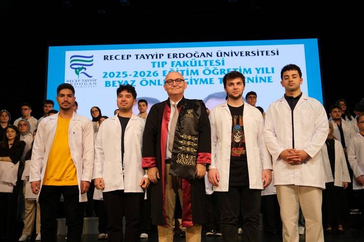 RTEÜ Tıp Fakültesi Öğrencileri Beyaz Önlük Giyme Heyecanı Yaşadı 7