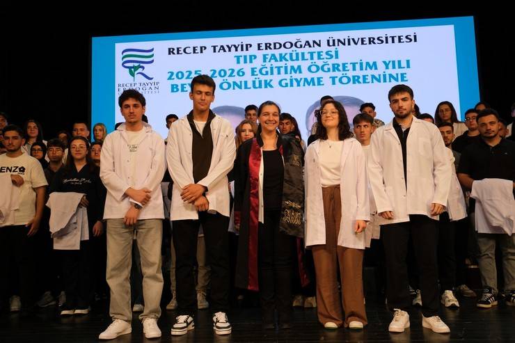 RTEÜ Tıp Fakültesi Öğrencileri Beyaz Önlük Giyme Heyecanı Yaşadı 8