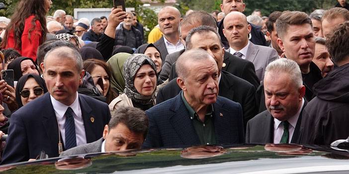 Cumhurbaşkanı Erdoğan cuma namazını Güneysu Merkez Camii'nde kıldı