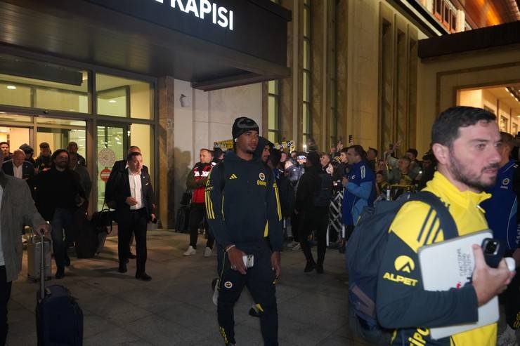 Fenerbahçe’ye Rize’de coşkulu karşılama 13