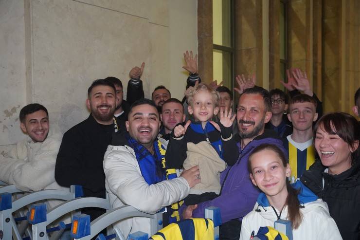 Fenerbahçe’ye Rize’de coşkulu karşılama 16