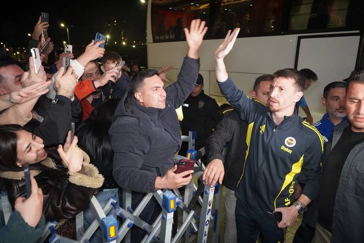 Fenerbahçe’ye Rize’de coşkulu karşılama 7