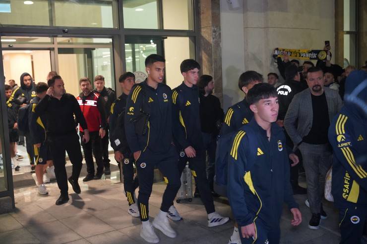 Fenerbahçe’ye Rize’de coşkulu karşılama 9