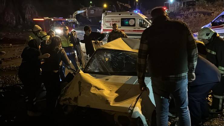 Rize'de otobüs terminali inşaat alanına düşen kamyonetin sürücüsü hayatını kaybetti 14