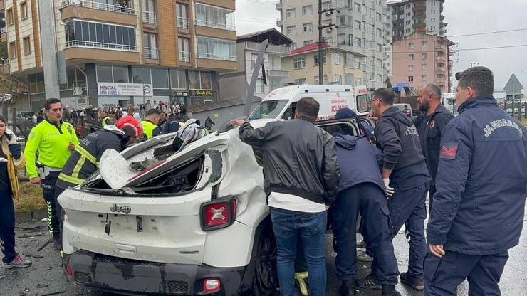 Rize’de feci kaza: 1 ölü, 7 yaralı 4