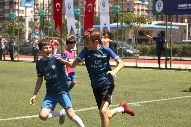Rize Belediyesi Mahalleler Çocuk Futbol Turnuvası ve Şöleni Tamamlandı 1