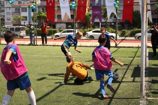 Rize Belediyesi Mahalleler Çocuk Futbol Turnuvası ve Şöleni Tamamlandı 13