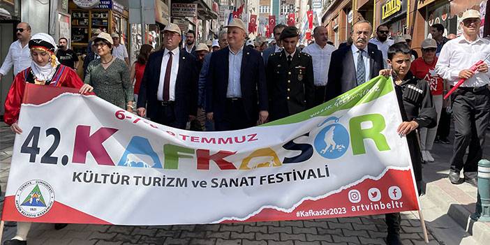 Artvin'de "42. Kafkasör Kültür, Turizm ve Sanat Festivali" başladı