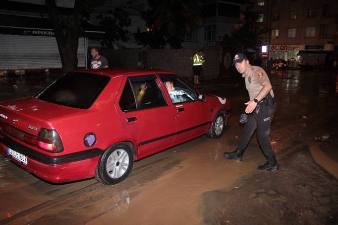 Ordu'da sel: Cadde ve sokaklar göle döndü 13
