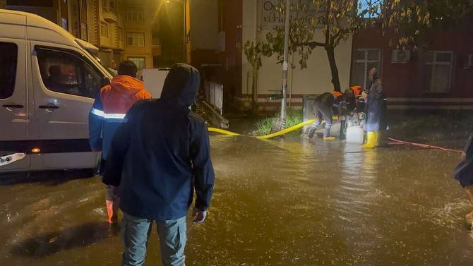 Ordu'da sel: Cadde ve sokaklar göle döndü 2