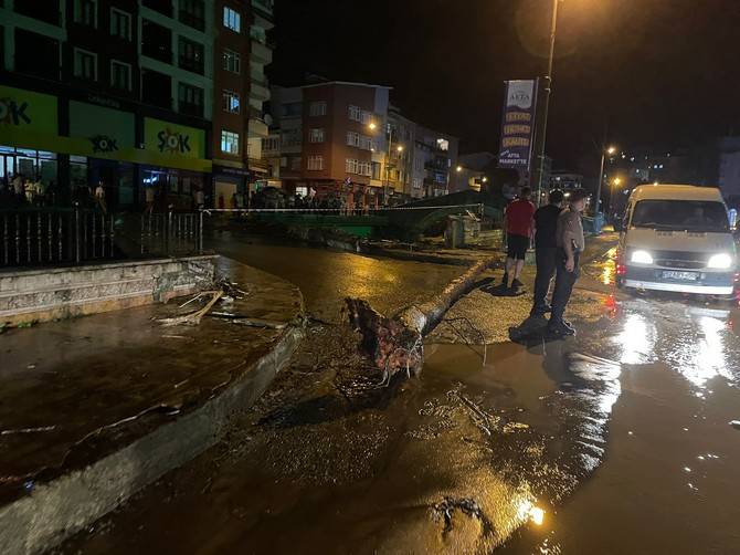Ordu'da sel: Cadde ve sokaklar göle döndü 23