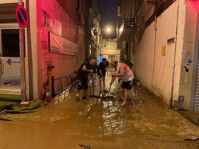 Ordu'da sel: Cadde ve sokaklar göle döndü 29