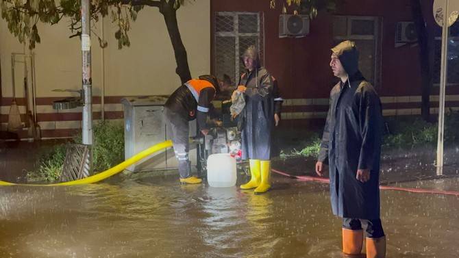 Ordu'da sel: Cadde ve sokaklar göle döndü 8