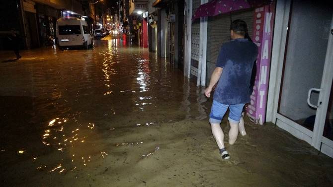 Ordu'da sel: Cadde ve sokaklar göle döndü 9