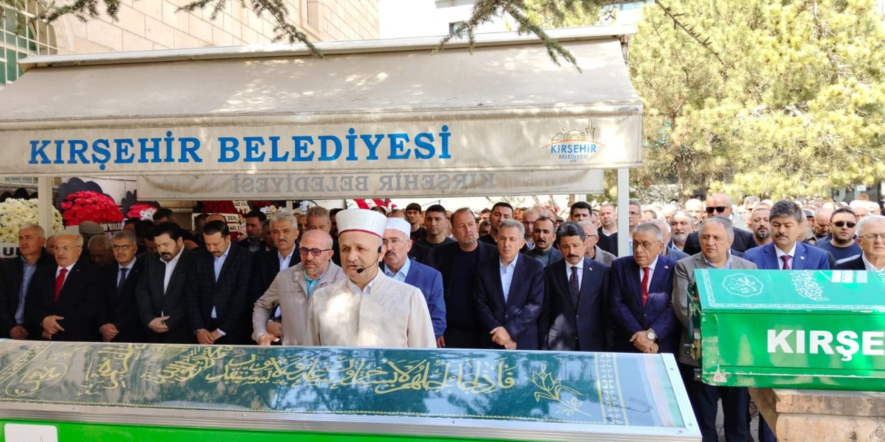 İzmir Valisi Elban'ın Babası Son Yolculuğuna Uğurlandı