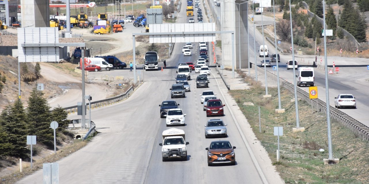 'Kilit Kavşak' Kırıkkale'de Bayram Tatili Trafiği