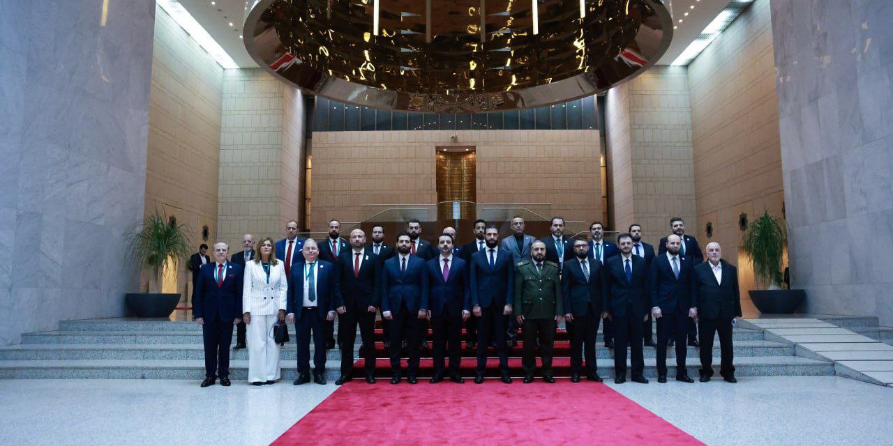 Suriye'de Cumhurbaşkanı Şara'nın ilk kabinesi açıklandı